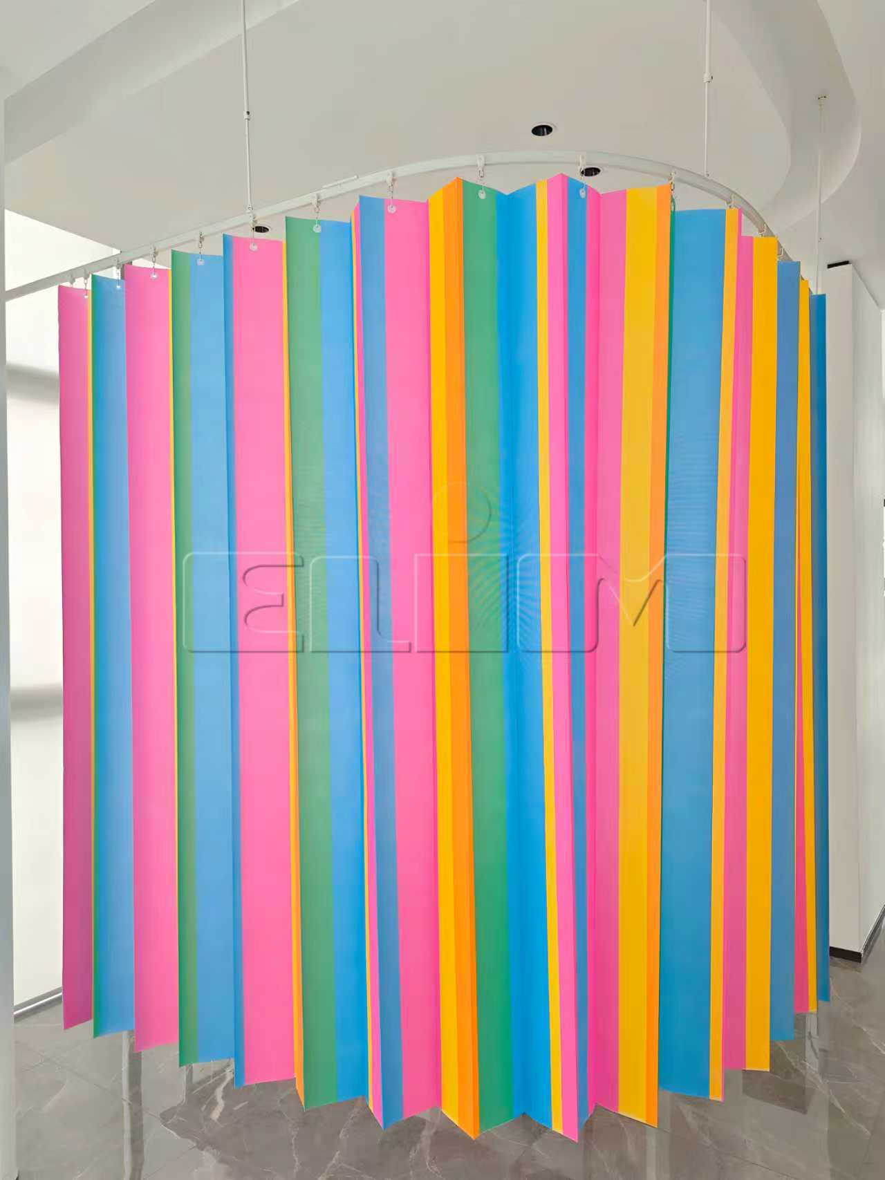 Engångsgardiner för barnavdelningen